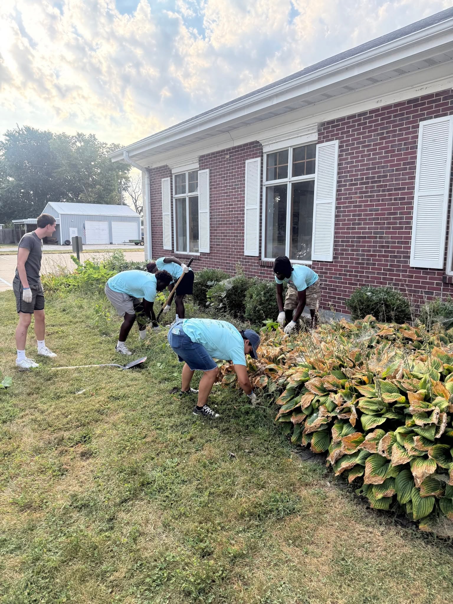 SAA Helps Centralia Public Library Cleanup — Photo #2